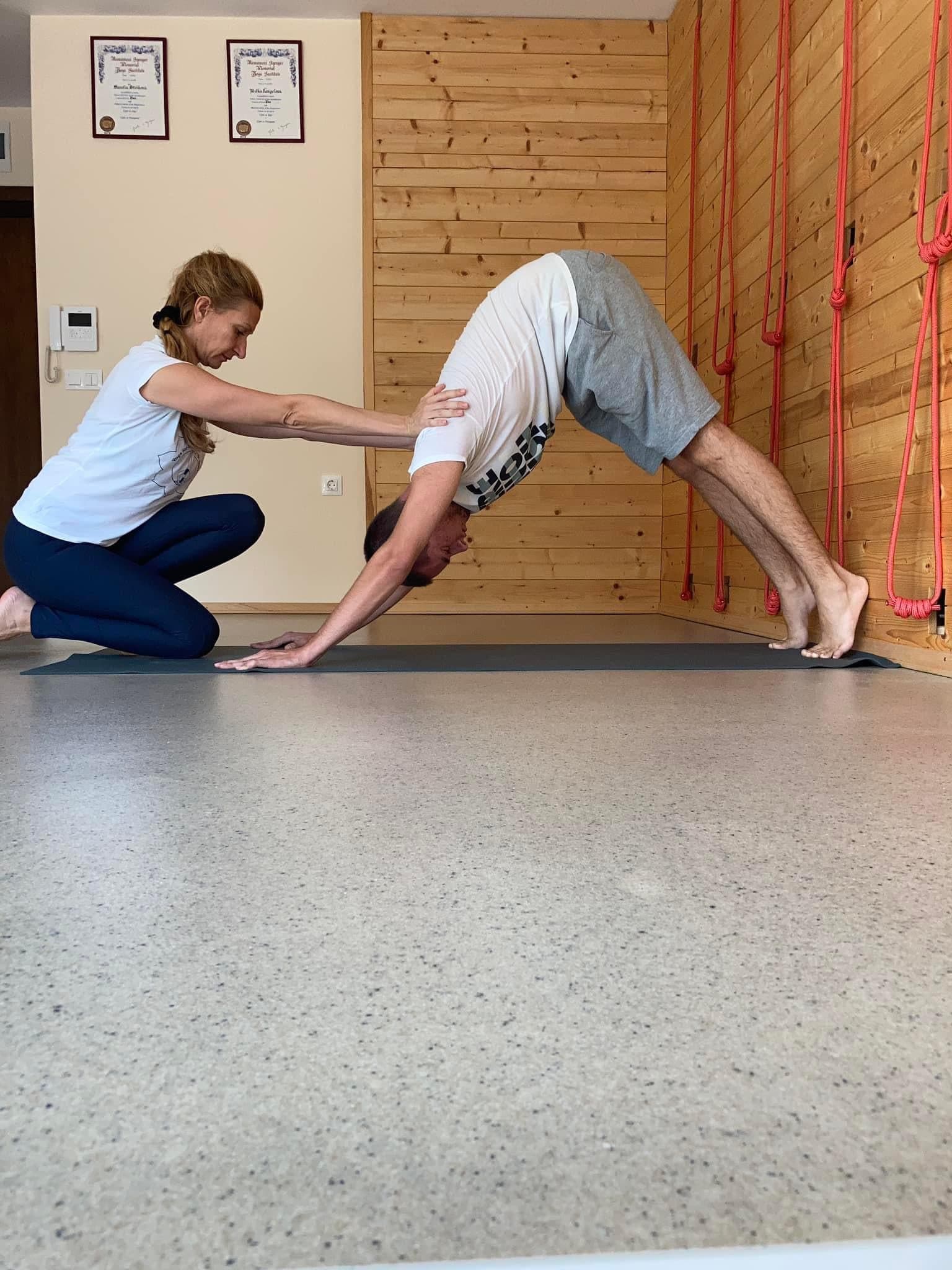 Savelia giving individual guidance to a student